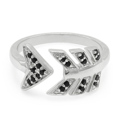Anillo en plata con Espinela negra