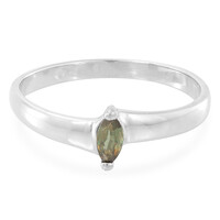 Anillo en plata con Granate de color cambiante de Madagascar