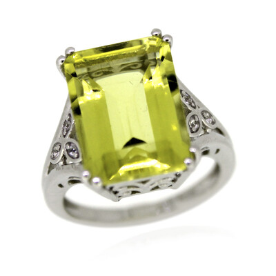 Anillo en plata con Cuarzo del Ouro Verde