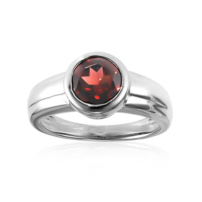 Anillo en plata con Granate de Mozambique