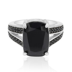 Anillo en plata con Espinela negra