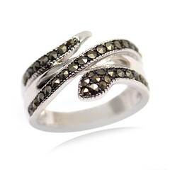 Anillo en plata con Marcasita