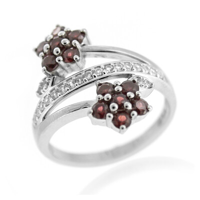 Anillo en plata con Rodolita