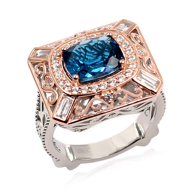 Anillo en plata con Topacio azul de Londres (Dallas Prince Designs)