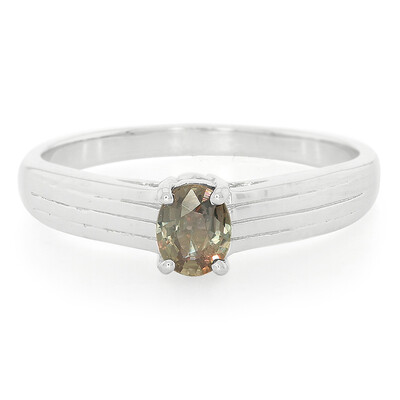 Anillo en plata con Zafiro color cambiante no calentado