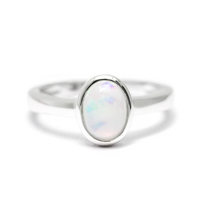 Anillo en plata con Ópalo de Welo