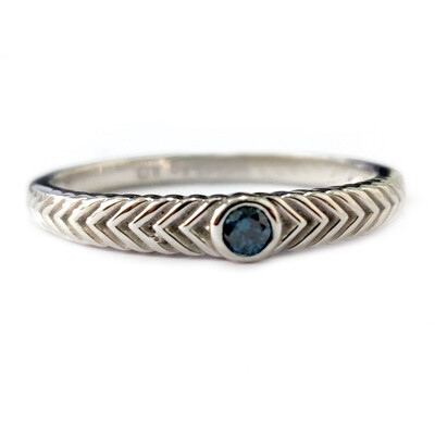 Anillo en plata con Diamante azul