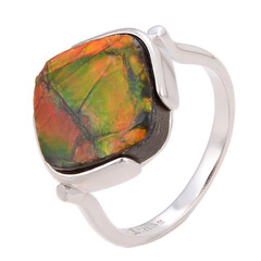 Anillo en plata con Ammolita