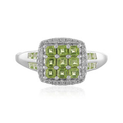 Anillo en plata con Peridoto de Arizona