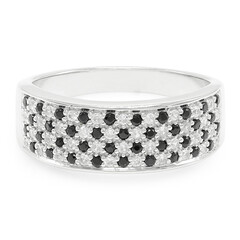 Anillo en plata con Espinela negra