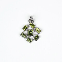 Colgante en plata con Peridoto