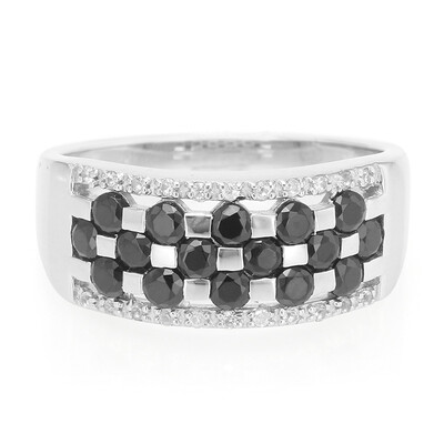 Anillo en plata con Espinela negra