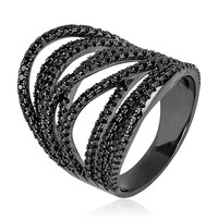 Anillo en plata con Espinela negra