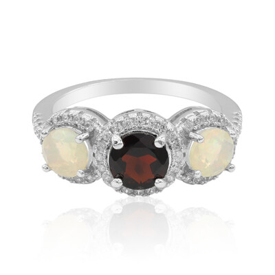 Anillo en plata con Granate