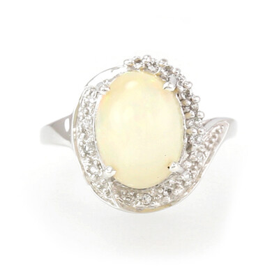 Anillo en plata con Ópalo de Welo