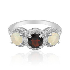 Anillo en plata con Granate