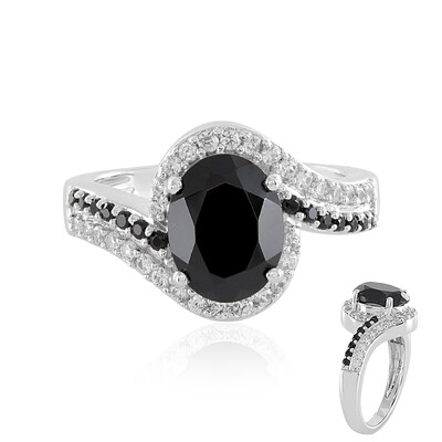 Anillo en plata con Espinela negra