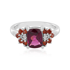 Anillo en plata con Granate Magenta