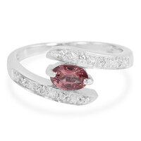 Anillo en plata con Granate de Malaya