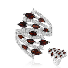 Anillo en plata con Granate