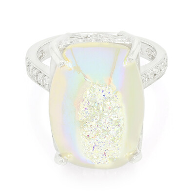 Anillo en plata con Cuarzo brillante de perla