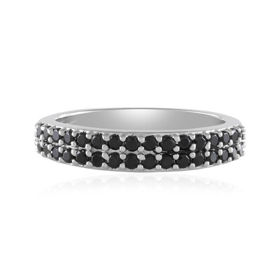 Anillo en plata con Espinela negra