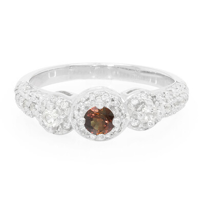 Anillo en plata con Zafiro color cambiante no calentado