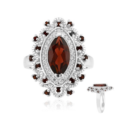 Anillo en plata con Granate