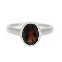 Anillo en plata con Granate de Mozambique