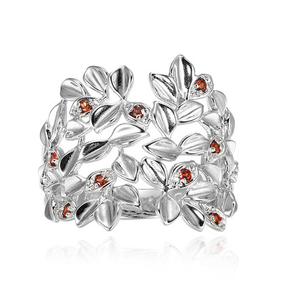 Anillo en plata con Granate de Mozambique