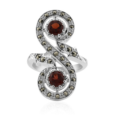 Anillo en plata con Granate de Mozambique (Annette classic)
