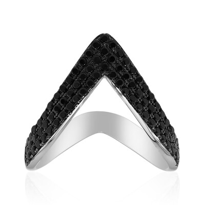 Anillo en plata con Espinela negra