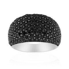 Anillo en plata con Espinela negra