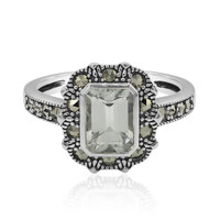 Anillo en plata con Amatista verde