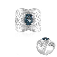 Anillo en plata con Topacio azul de Londres (Dallas Prince Designs)