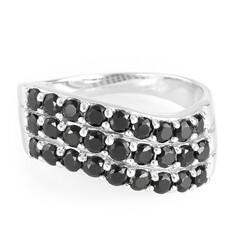 Anillo en plata con Espinela negra