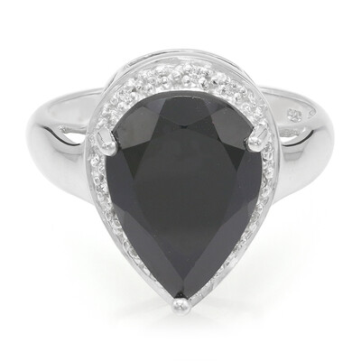Anillo en plata con Espinela negra