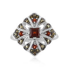 Anillo en plata con Granate de Mozambique