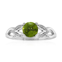 Anillo en plata con Peridoto de Birmania