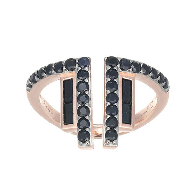 Anillo en plata con Zafiro negro (Adela Silber)