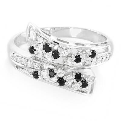 Anillo en plata con Espinela negra