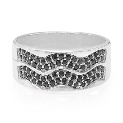 Anillo en plata con Espinela negra