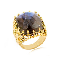 Anillo en plata con Labradorita (Dallas Prince Designs)