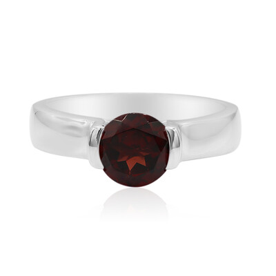 Anillo en plata con Granate