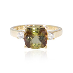 Anillo en oro con Andalucita