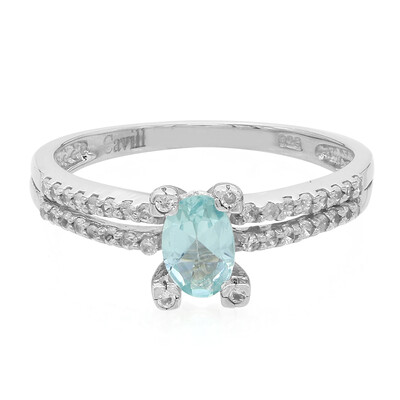 Anillo en plata con Fluorapatita verde