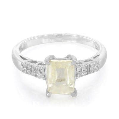 Anillo en plata con Cuncita amarillo canario