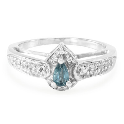 Anillo en plata con Cianita pavo real
