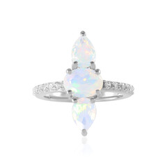 Anillo en plata con Ópalo de Welo (Adela Silber)