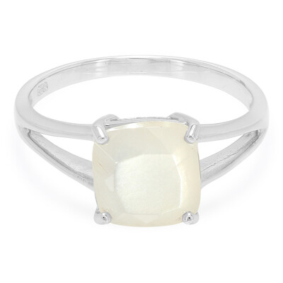 Anillo en plata con Piedra de Luna blanca